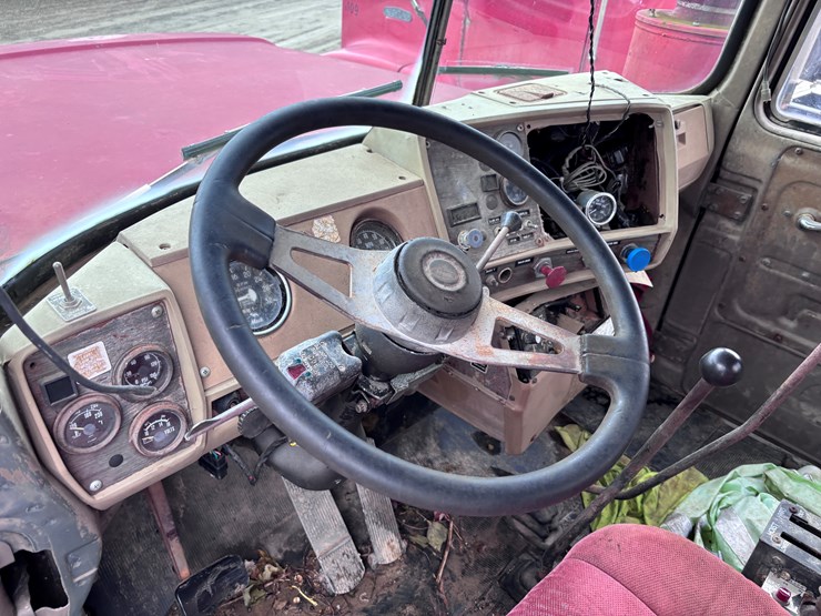 mack-r686st-image-10