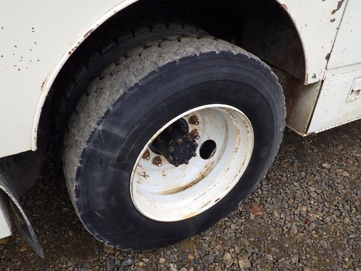 international-4700-image-39