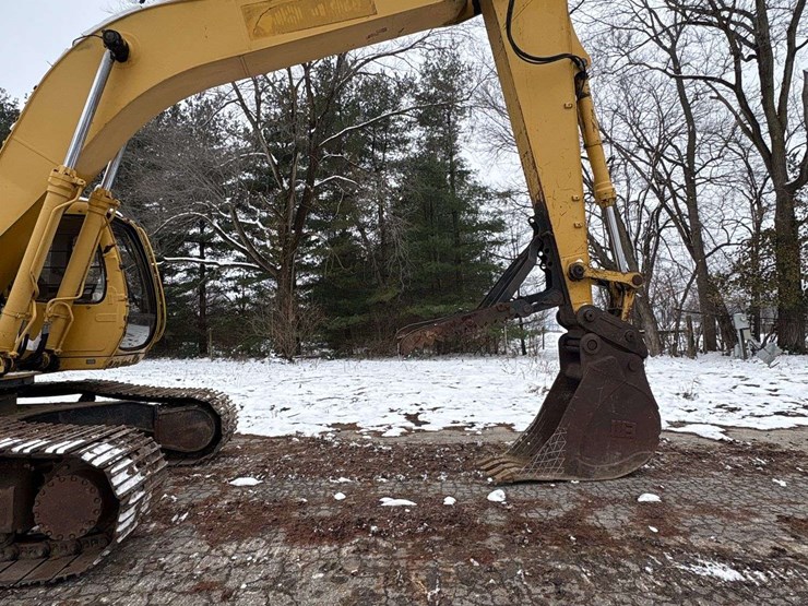 deere-230-lc-image-26