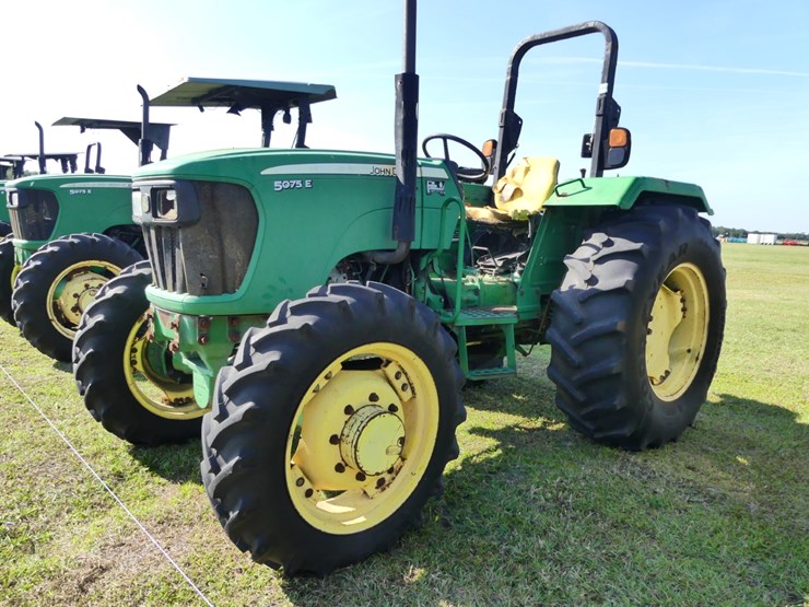 john-deere-5075e-image-2