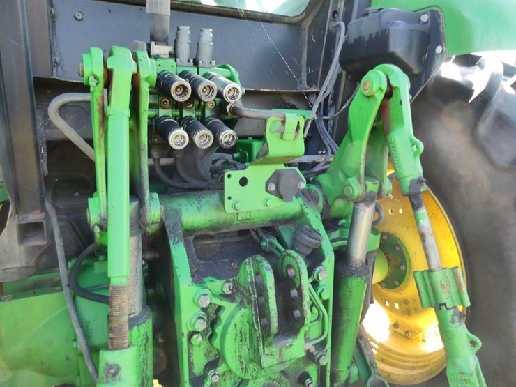 john-deere-6105e-image-6