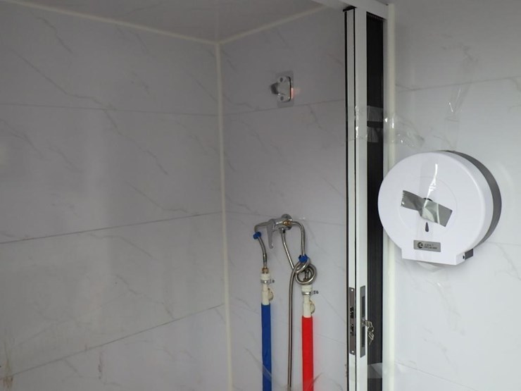 portable-toilet-w/-shower-image-13