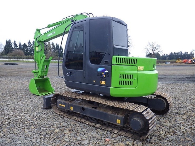 hitachi-zx75ur-image-6