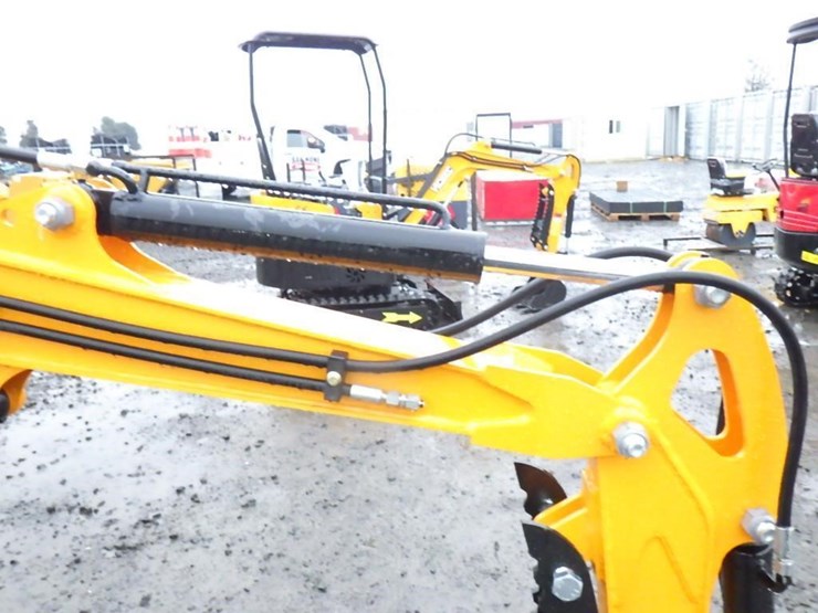 2025-vicsec-15-y-hydraulic-excavator-image-12