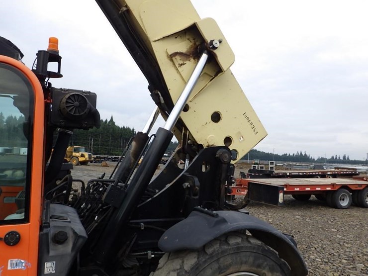 2012-jlg-g10-55a-image-7