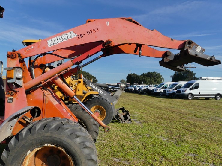 2004-kubota-r520-image-8