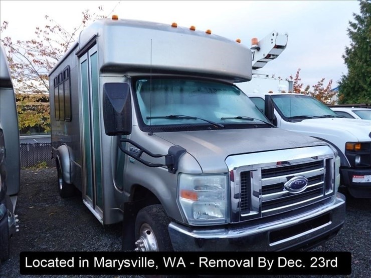 2010-ford-e350-image-10