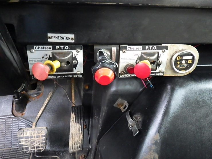 international-4900-image-44