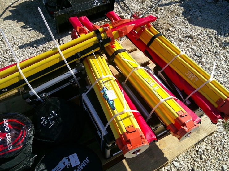 future-laser-level-&-tripod-image-1