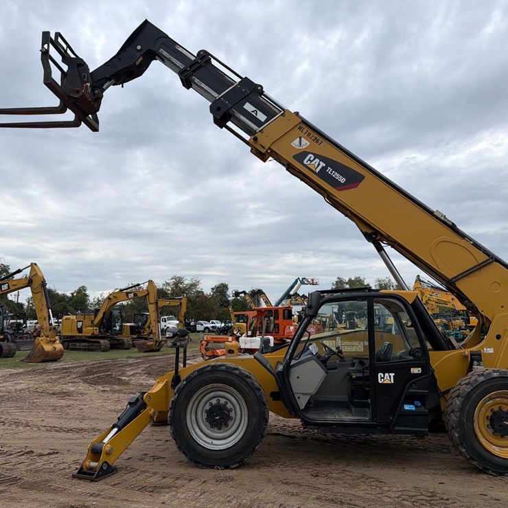 2019 CATERPILLAR TL1255