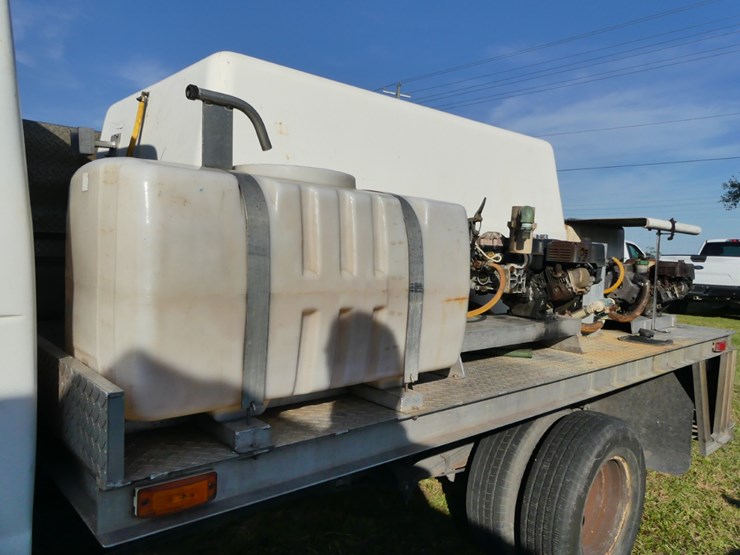 2011-ford-e450-image-9