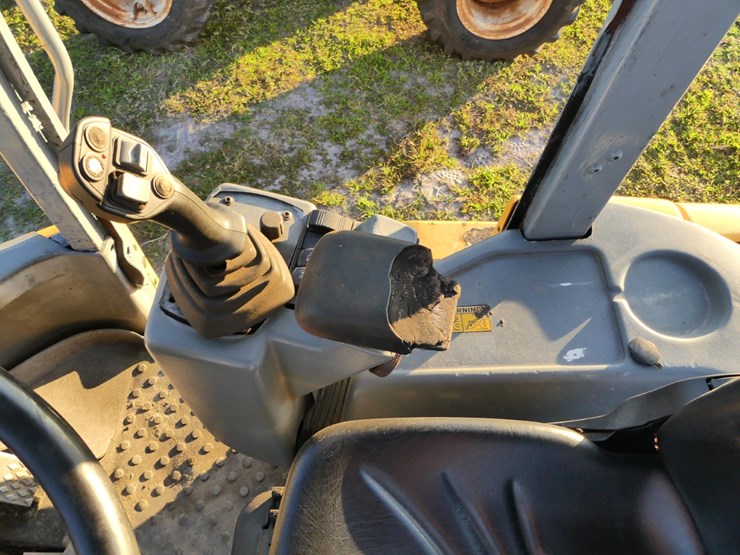 2015-volvo-l30gs-image-12