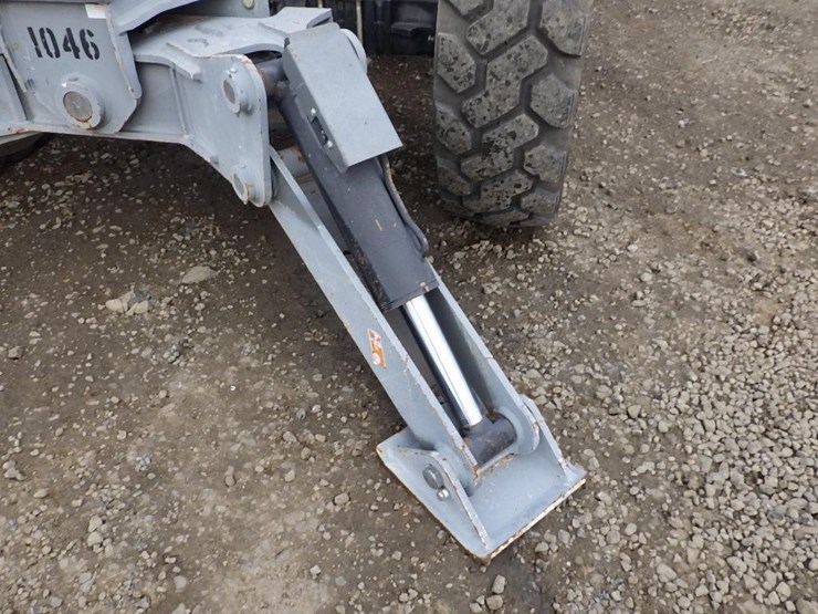 skyjack-sj1056th-image-10