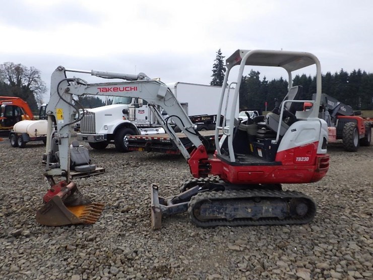 takeuchi-tb230-image-6