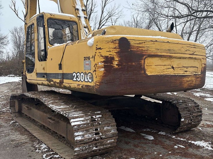 deere-230-lc-image-23