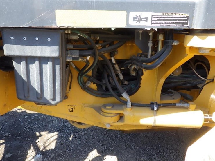 2012-deere-672gp-image-28