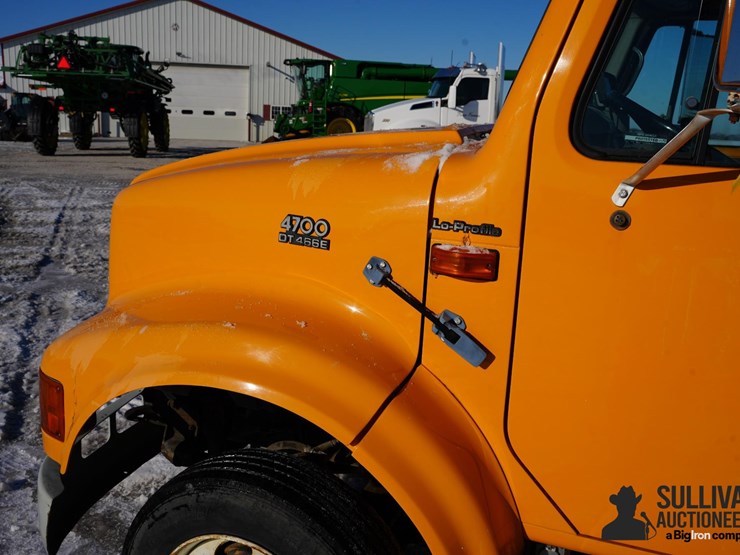 1998-international-4700-image-16