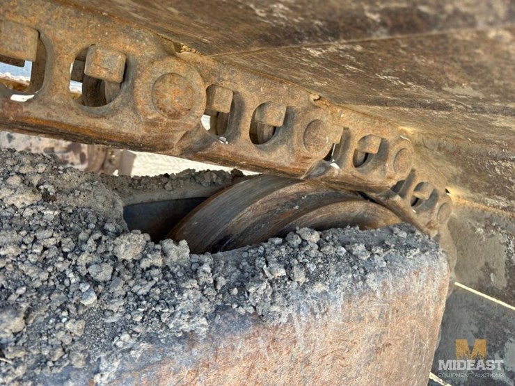 2015-deere-470g-lc-image-18