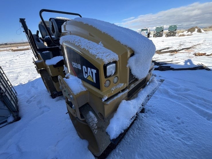 caterpillar-cb24b-image-5