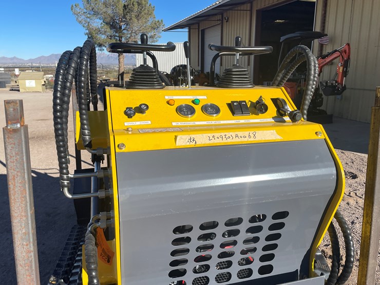 #224-•-mini-skid-steer-loader-image-17