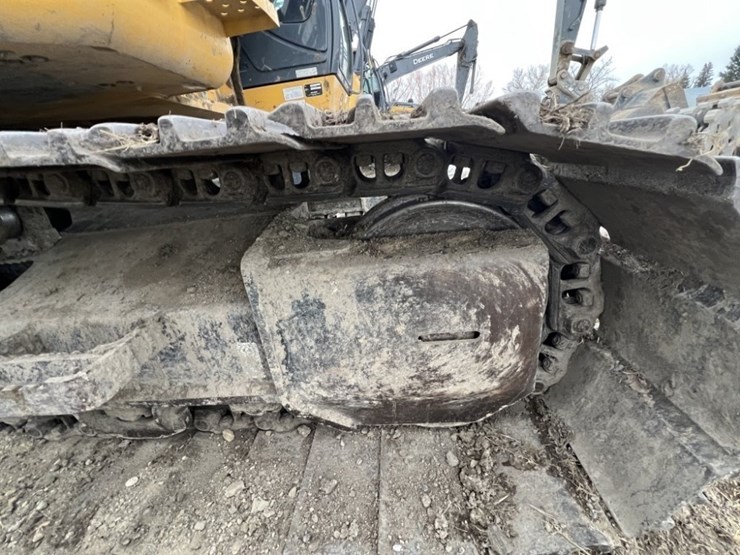 deere-245g-lc-image-16