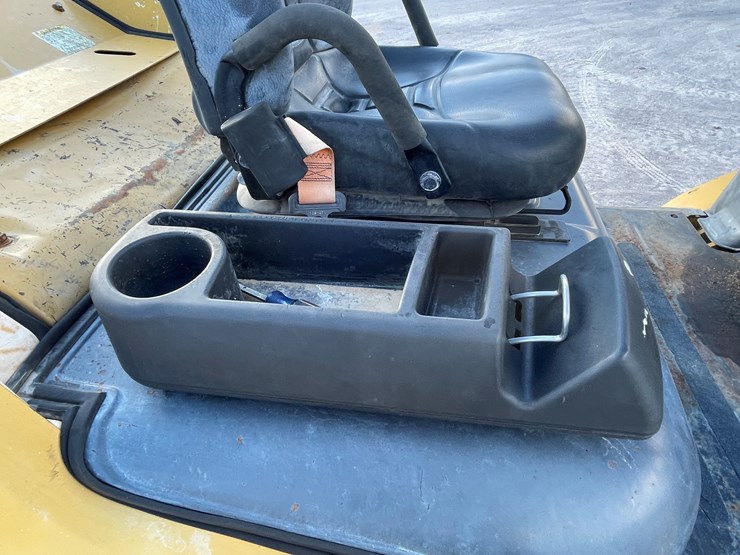 #15-•-2015-cat-forklift-image-54