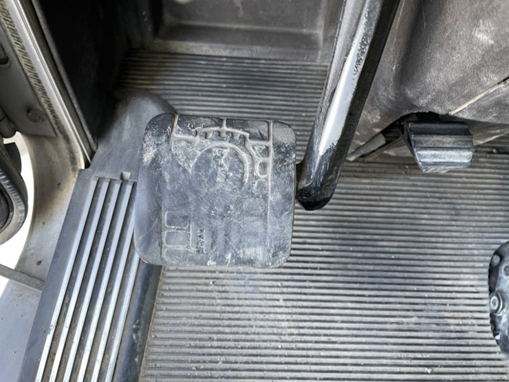 2010-kenworth-t800-image-44