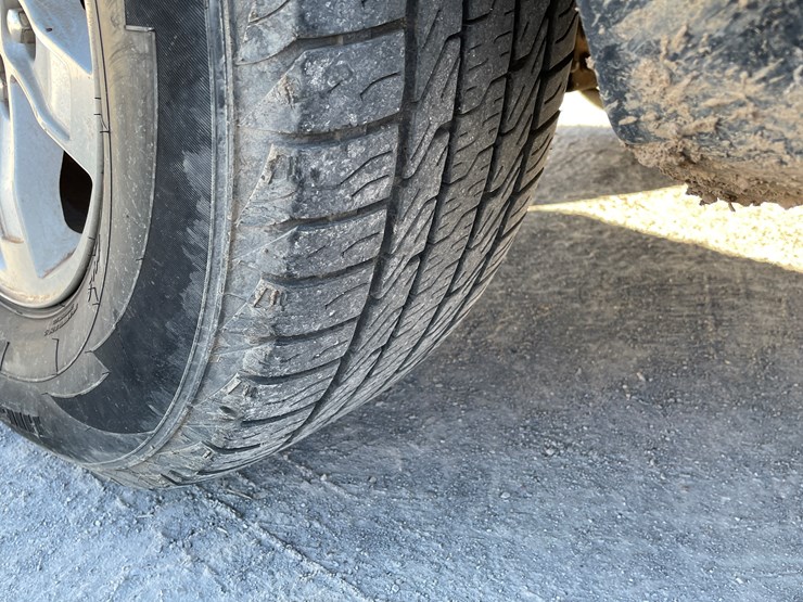 #5-•-2003-chevy-silverado-truck-(has-az-title)-image-12