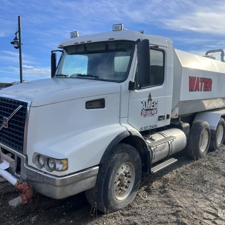 2002 Volvo VHD 64B Water Truck xx16263