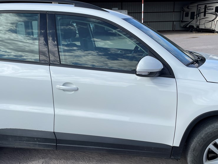 #3-•-volkswagen-tiguan-(nm-title-in-delay)-image-28