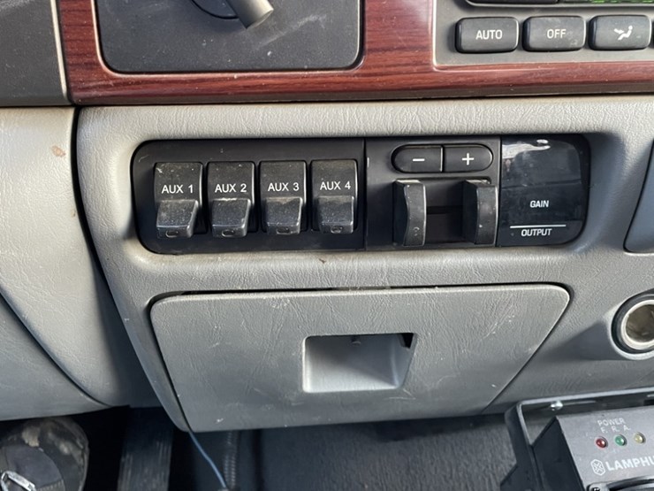 2006-ford-f350-image-24