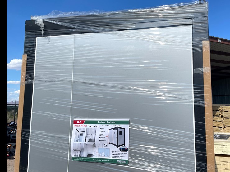 #350-•-portable-restroom-image-4