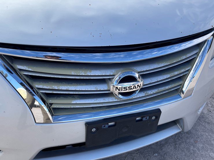 #4-•-2013-nissan-sentra-(has-nm-title)-image-28