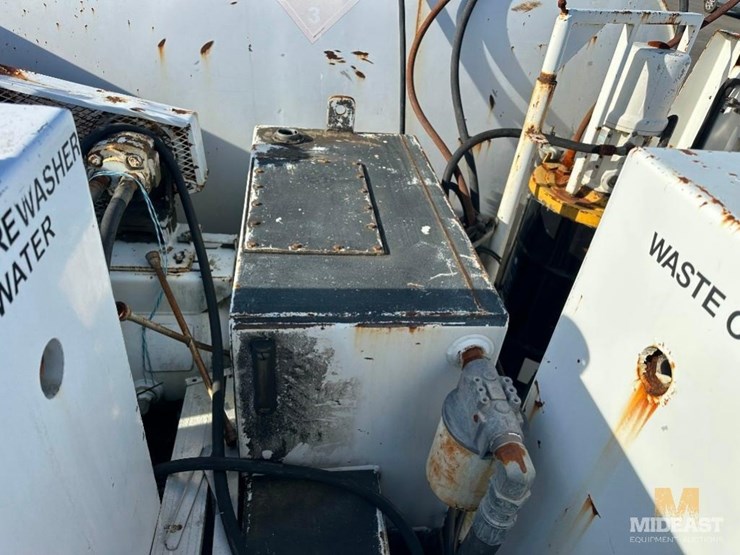 2004-peterbilt-pb335-fuel/lube-truck-xx65317-image-15