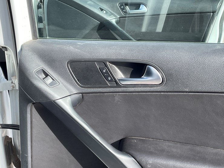 #3-•-volkswagen-tiguan-(nm-title-in-delay)-image-53