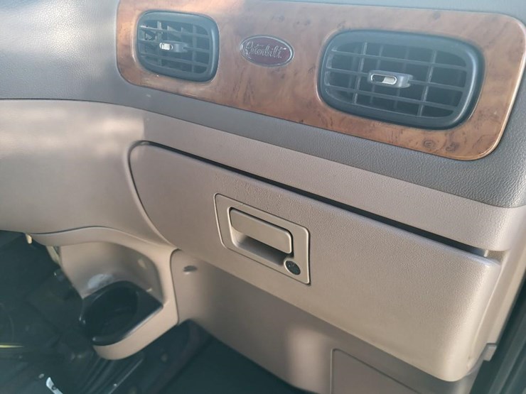 peterbilt-389-image-74