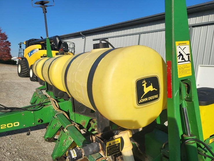 john-deere-7200-image-34