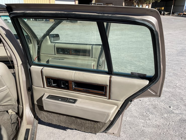 #7-•-cadillac-deville-(nm-title-in-delay)-image-52