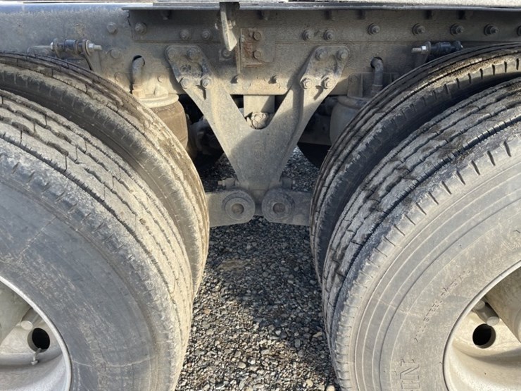 2010-kenworth-t800-image-15