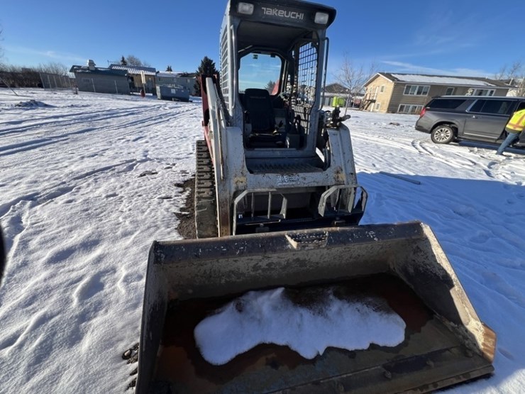 takeuchi-tl240-image-8