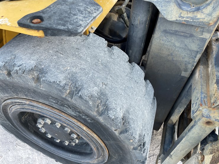 #15-•-2015-cat-forklift-image-14