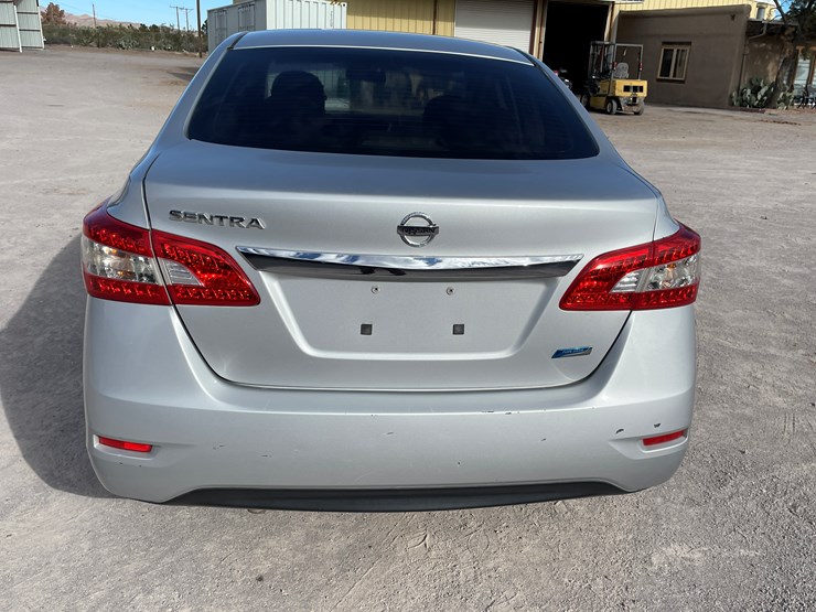 #4-•-2013-nissan-sentra-(has-nm-title)-image-39