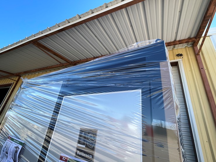 #350-•-portable-restroom-image-13