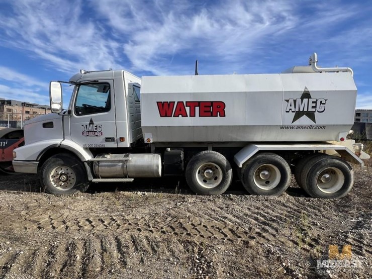 2002-volvo-vhd-64b-water-truck-xx16263-image-3