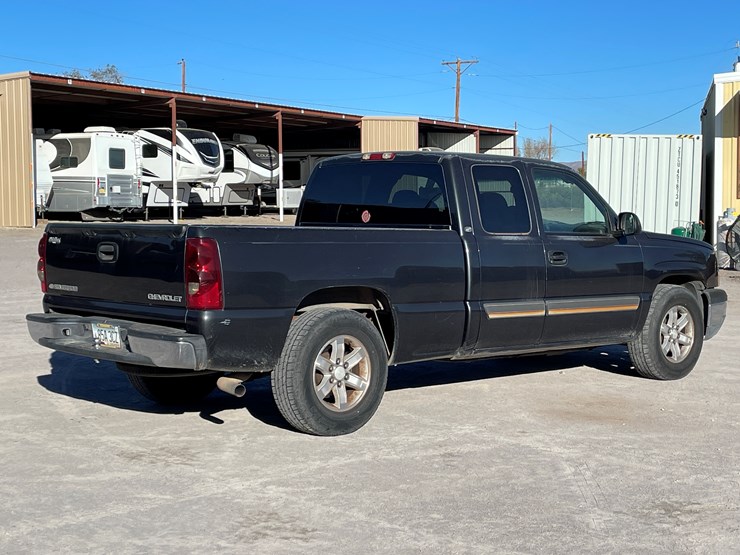 #5-•-2003-chevy-silverado-truck-(has-az-title)-image-5