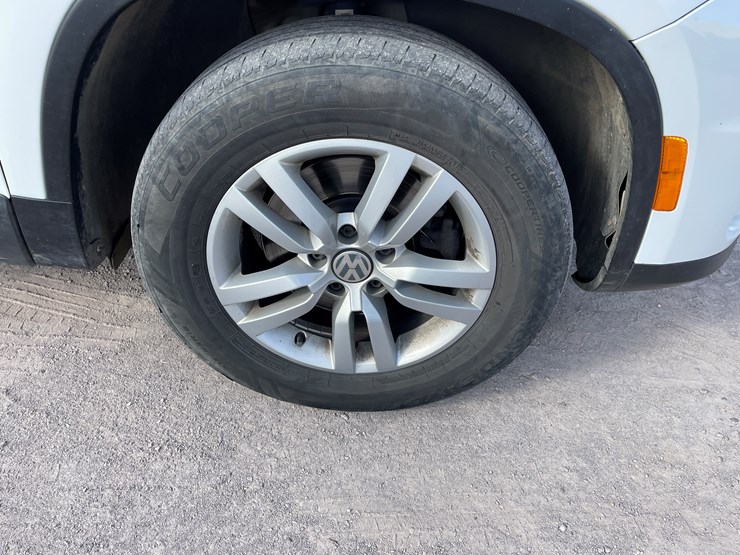 #3-•-volkswagen-tiguan-(nm-title-in-delay)-image-13