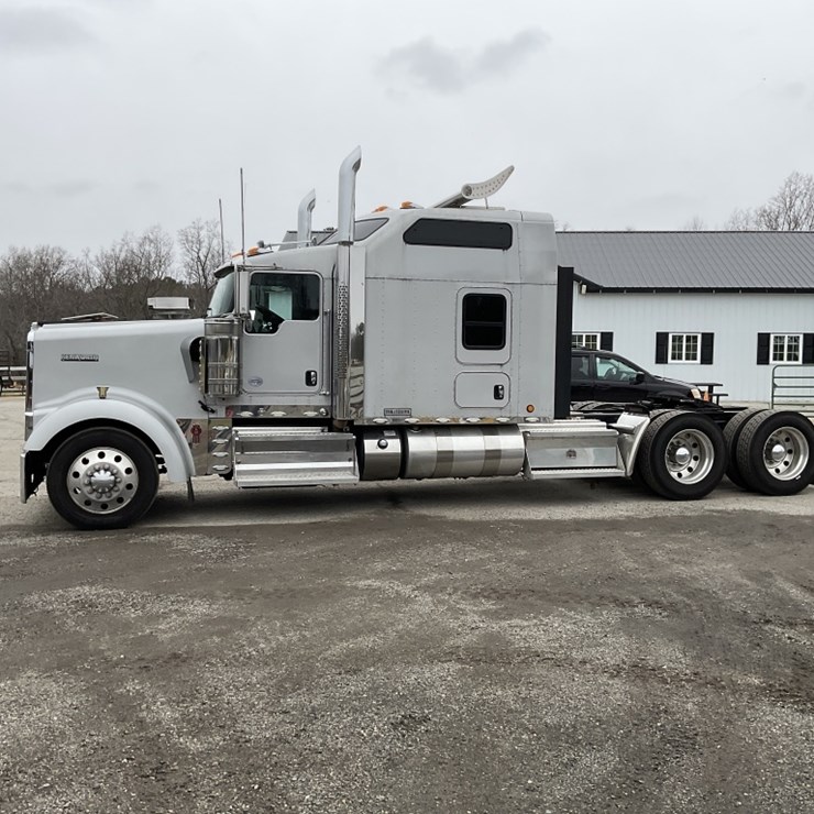 2019 KENWORTH W900
