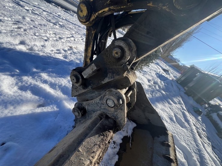 komatsu-pc88mr-11-image-12