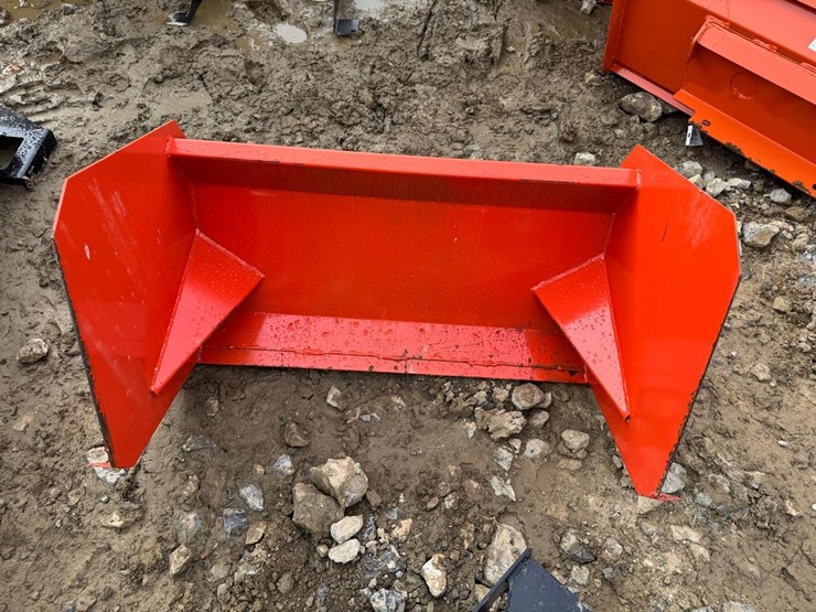 kit-container-4'-mini-skid-steer-snow-pusher-image-2