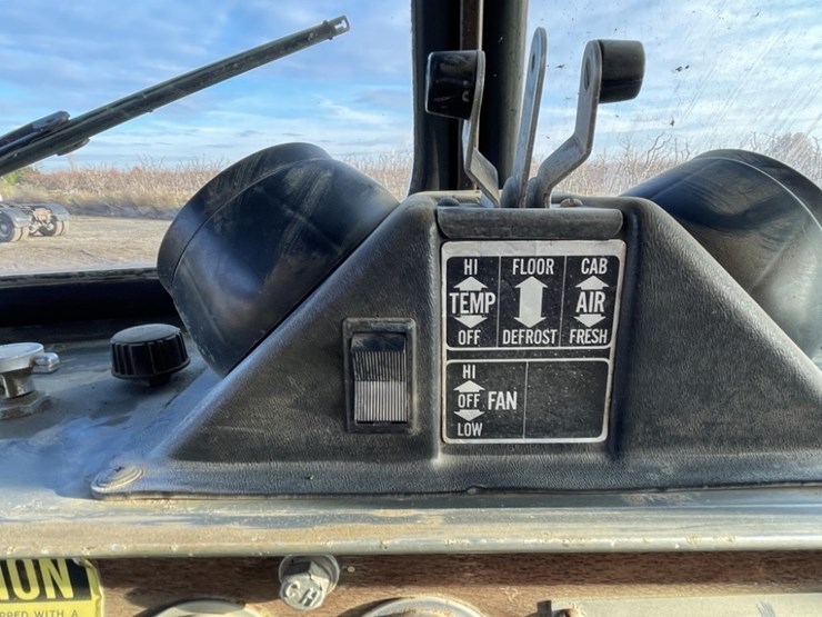 peterbilt-358-image-37